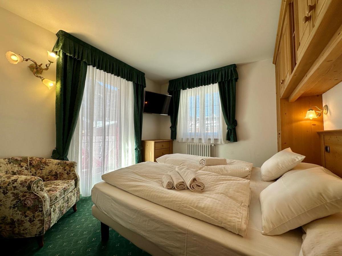B&B Family Accommodation Canazei Bike Friendly Eksteriør billede