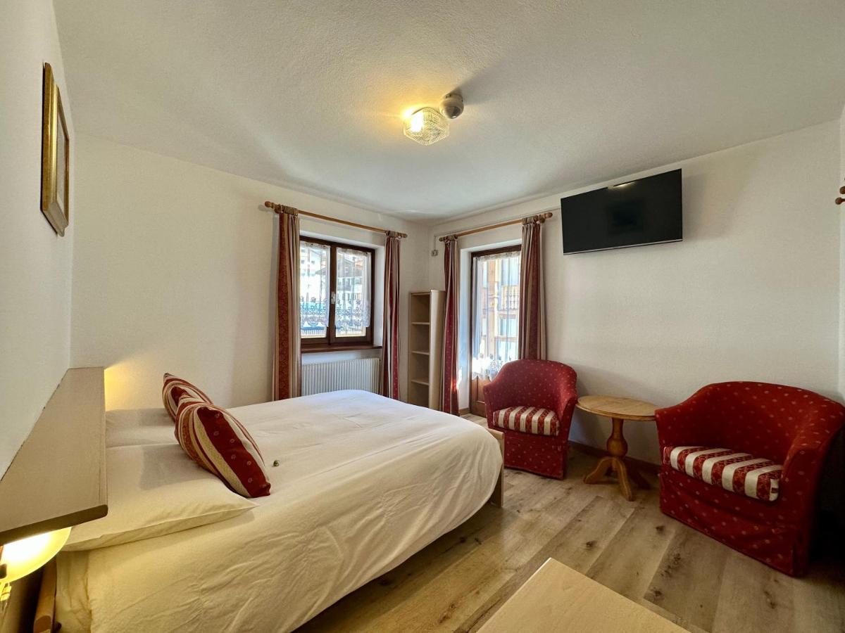 B&B Family Accommodation Canazei Bike Friendly Eksteriør billede