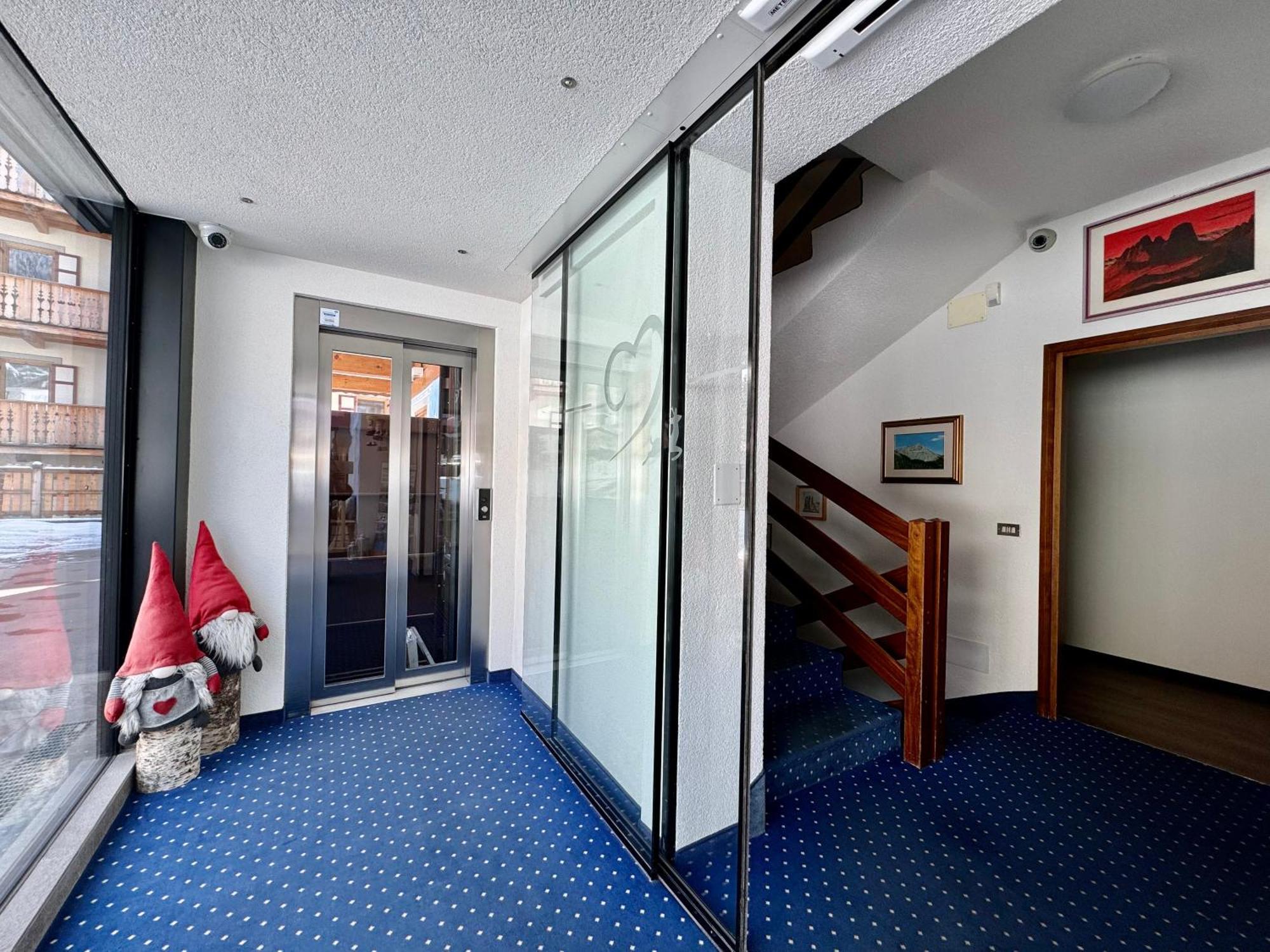 B&B Family Accommodation Canazei Bike Friendly Eksteriør billede
